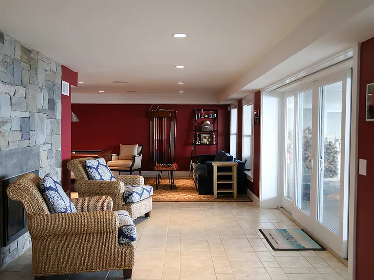 260 Fischer Cir — Photo 40