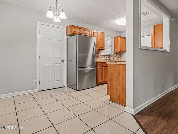 4th image of 7044 RED ROBIN DRIVE Drive