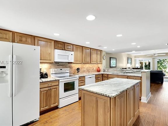 2nd image of 113 Shipyard Dr APT 159
