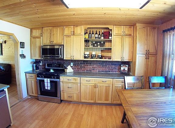 Ample kitchen work & storage space