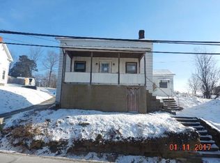 686 Amity Ridge Rd, Amity, PA 15311