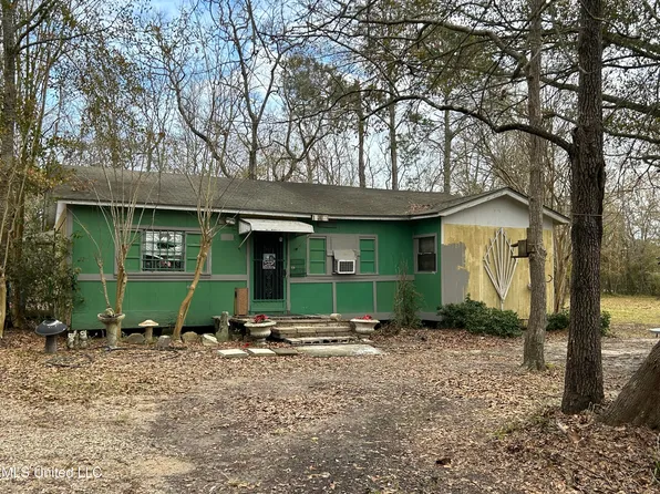 9640 Comstock Ave, Ocean Springs, MS 39565