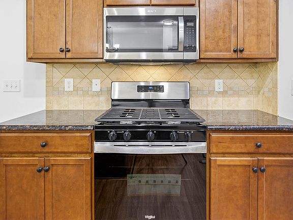 4th image of 1124 Nicklaus Dr