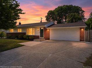 38031 Five Mile Rd, Livonia, MI 48154