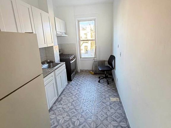 2nd image of 1734 Menahan St APT 3
