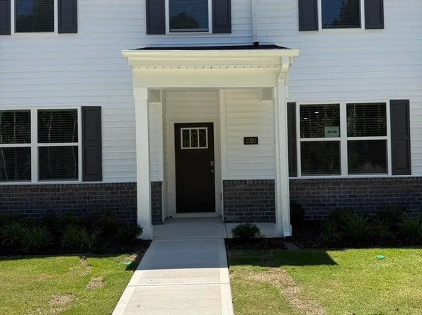 1020 Bayard Wootten Way, New Bern, NC 28562