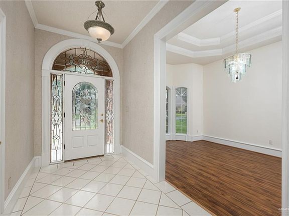 3rd image of 704 Kiwi Ave