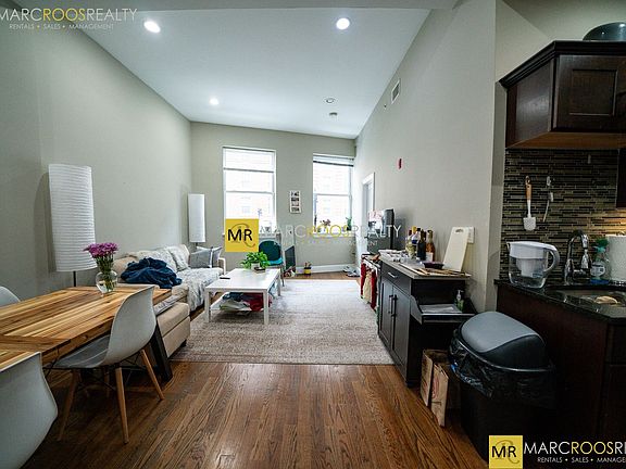 2nd image of 485 Commonwealth Ave