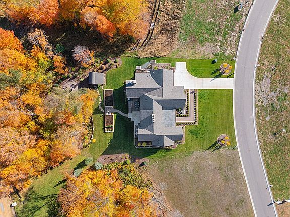 3rd image of 4972 Bridgevine Way