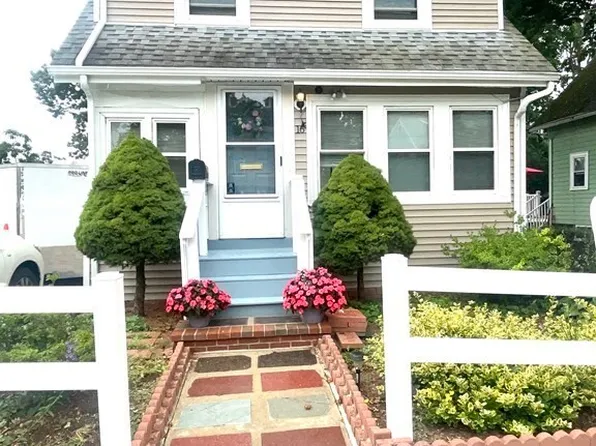 16 Hall St, Randolph, MA 02368