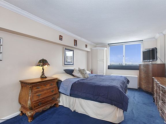 4th image of 345 E 93rd St APT 30H