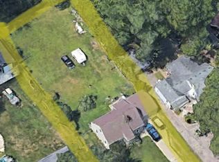 18133 Floral St, Livonia, MI 48152