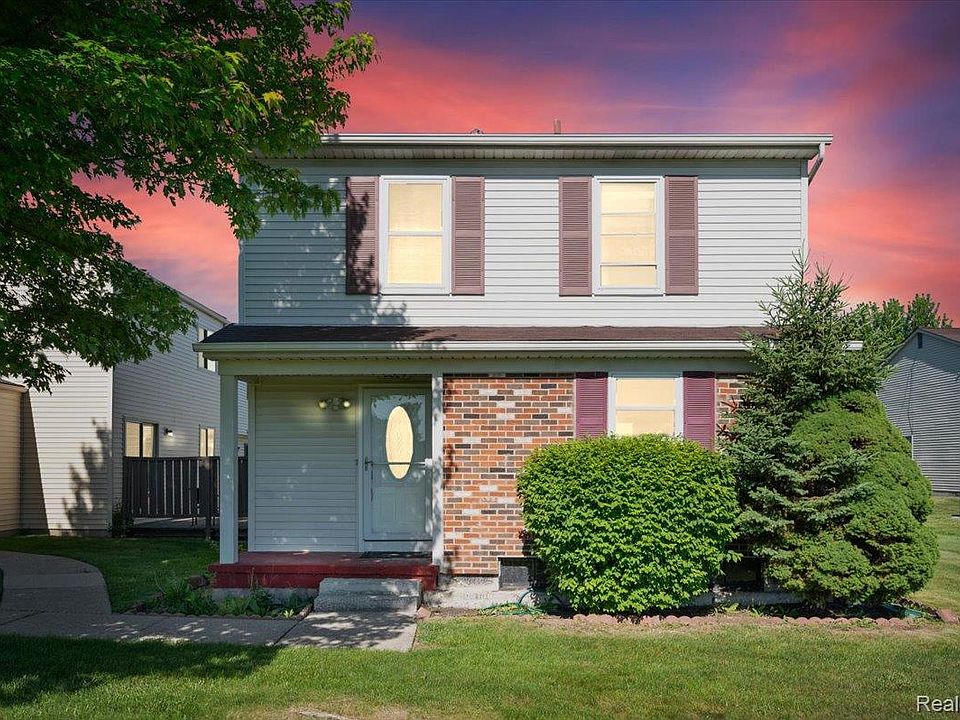 1st image of 2824 Roundtree Dr #J