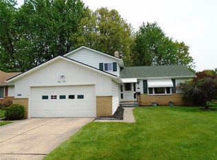 6615 Forest Glen Ave, Solon, OH 44139