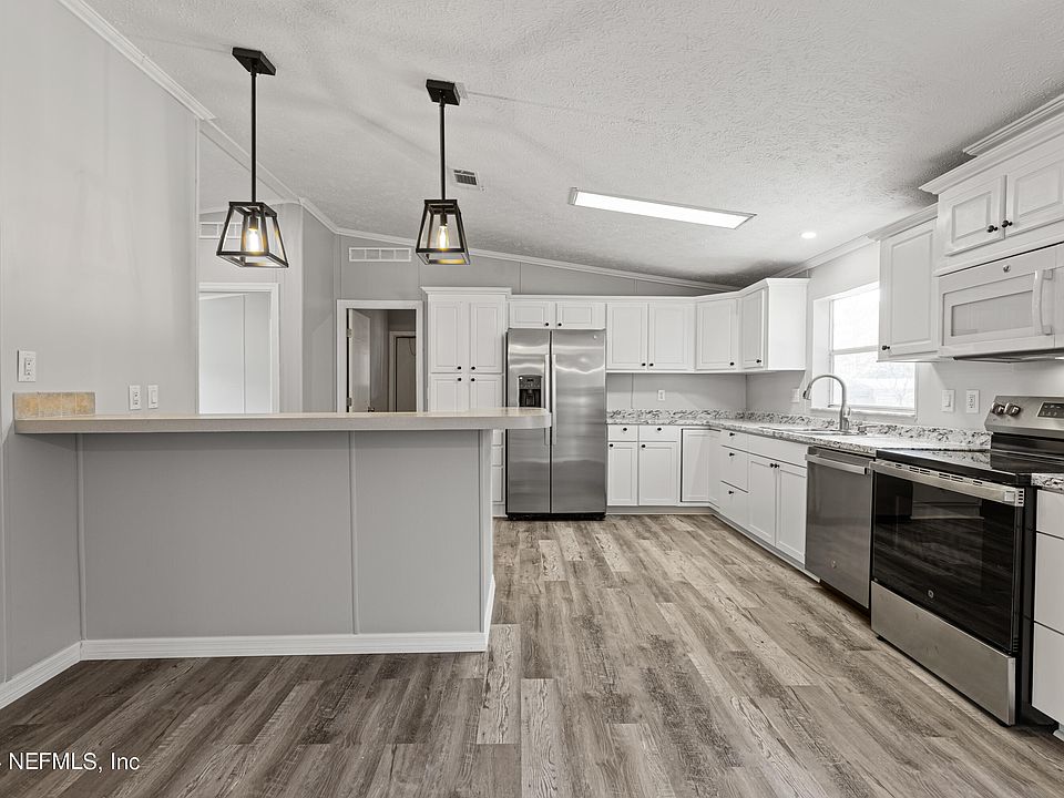 1st image of 3994 SUZANNE Drive