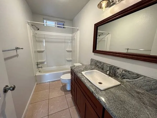 2 bed, $1,250 — Photo 3