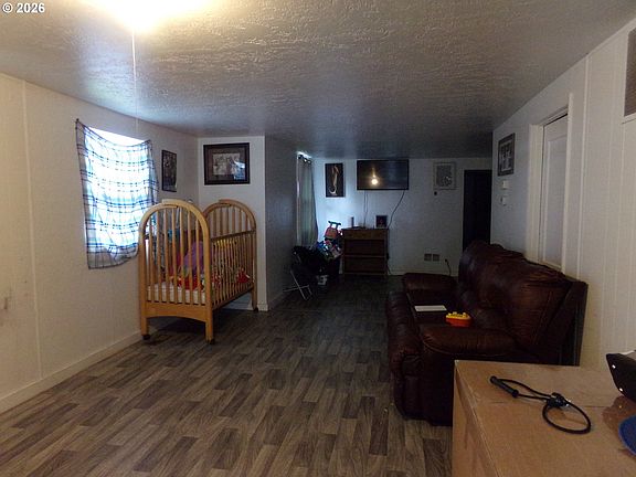 5th image of 3113 Schmidt Ln