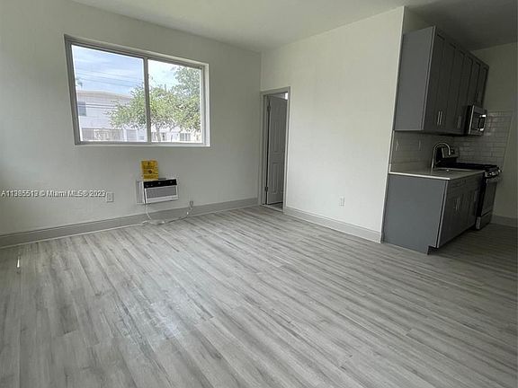 5th image of 1120 Marseille Dr #1A