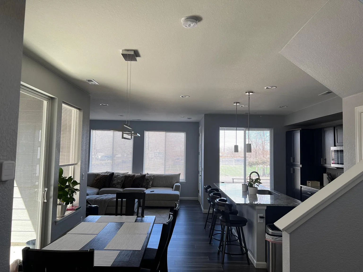 4 bed, 1852 sqft, $3,400 — Photo 2