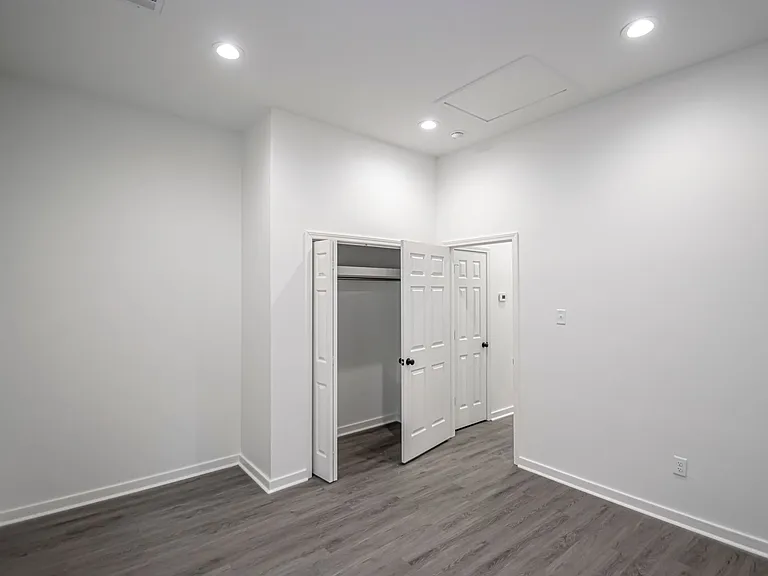 214 S Park Street — Photo 5