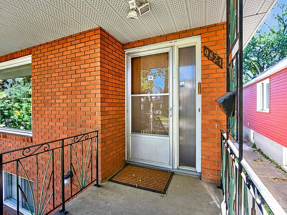 4th image of 9821 83rd Ave NW