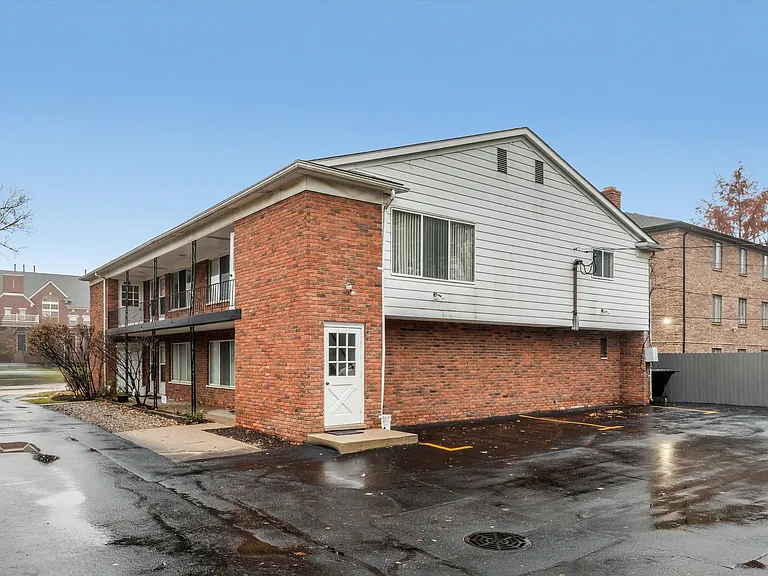 1 bed, 1.0 bath, 670 sqft, $1,225 — Photo 18