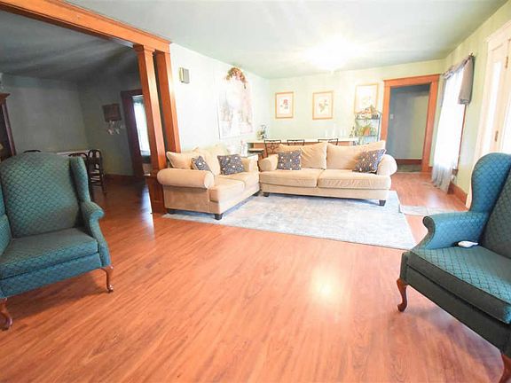 4th image of 609 Driftwood St