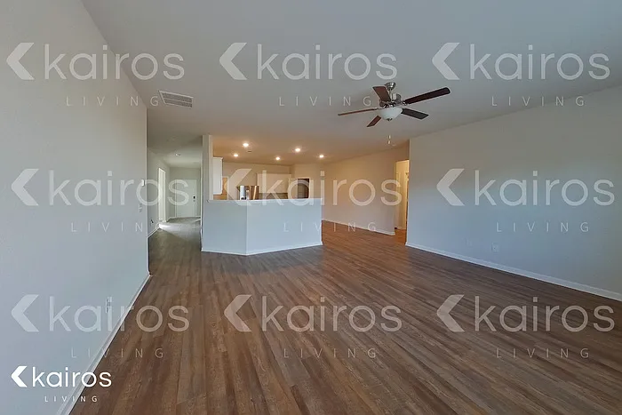 3494 Bridgewood Dr — Photo 4