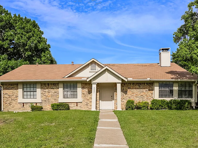 4008 Shackelford Dr — Photo 1