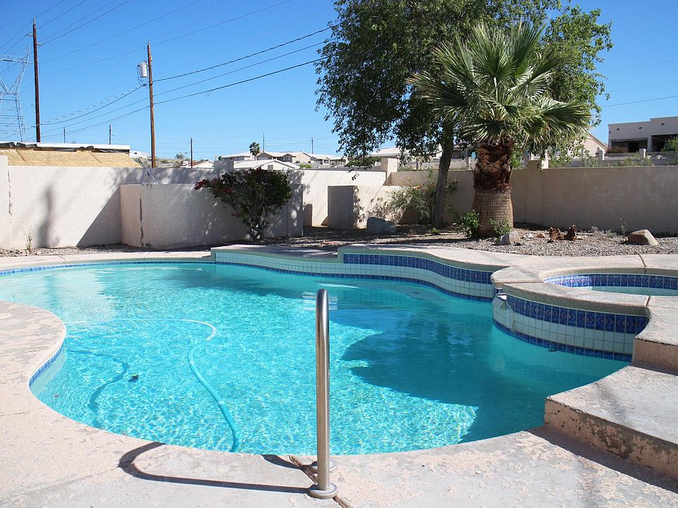 1st image of 906 Desert View Dr