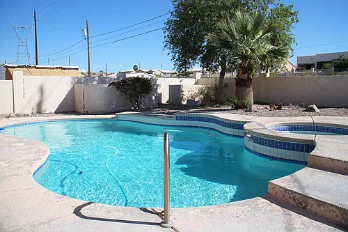906 Desert View Dr Photo 1