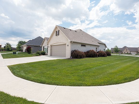 3rd image of 1227 Highbury Dr