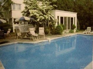 10 Beech Ct, College Point, NY 11356