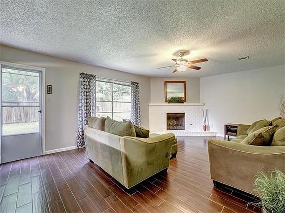 5th image of 1731 Cricket Hollow Dr