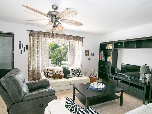 4th image of 4056 Lake Osborne Drive #15