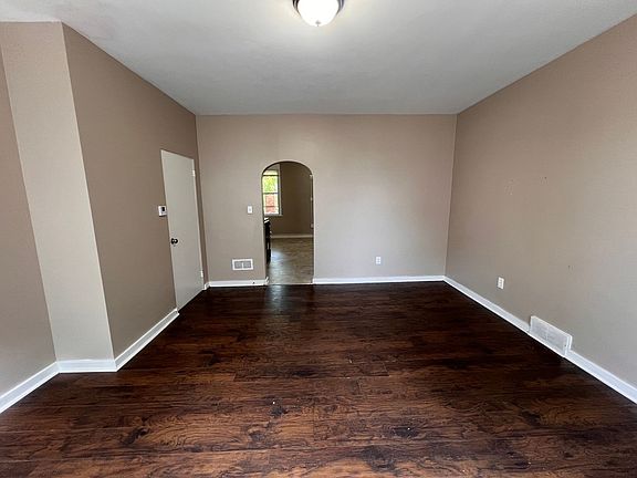 4th image of 1104 Brabec St