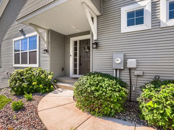10734 Kingsfield Ln, Woodbury, MN 55129