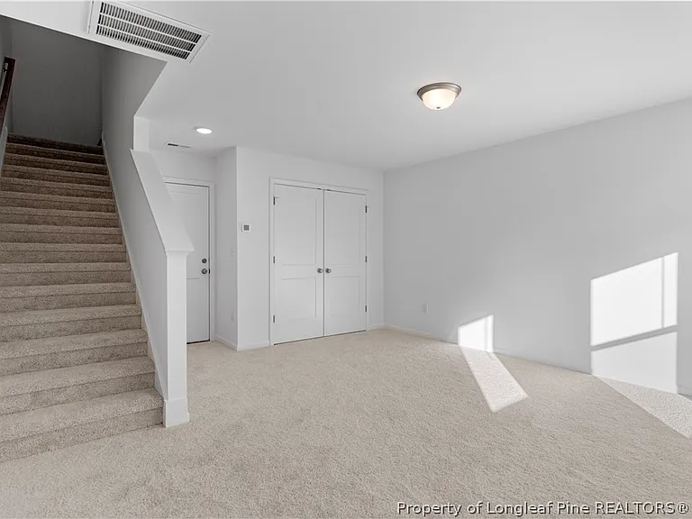 1939 Robin Hill Ln — Photo 6