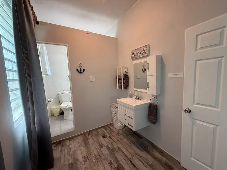 515 Calle Barbe #2A — Photo 11