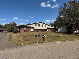6640 Palmer Dr NW, Canton, OH 44718