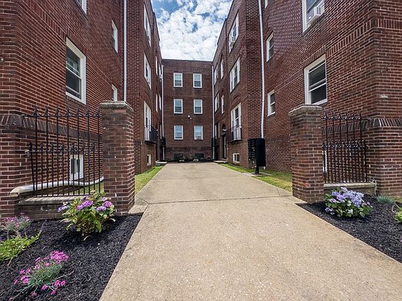 2nd image of 1511 Elmwood Ave #1505-5