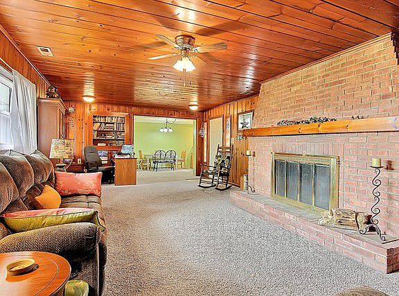 2nd image of 21553 E Lincoln Hwy