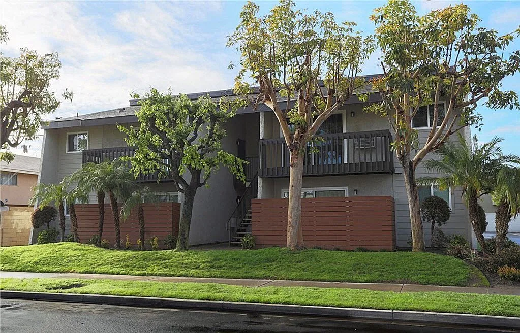 7042 Fenway Dr. — Photo 2