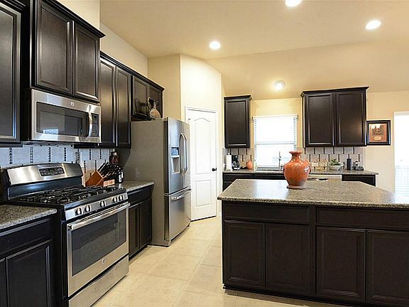 4th image of 7810 Lago River Ln