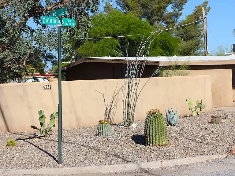 4340 E Lee St — Photo 1