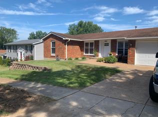 1135 Hobbs Mill Dr, Ballwin, MO