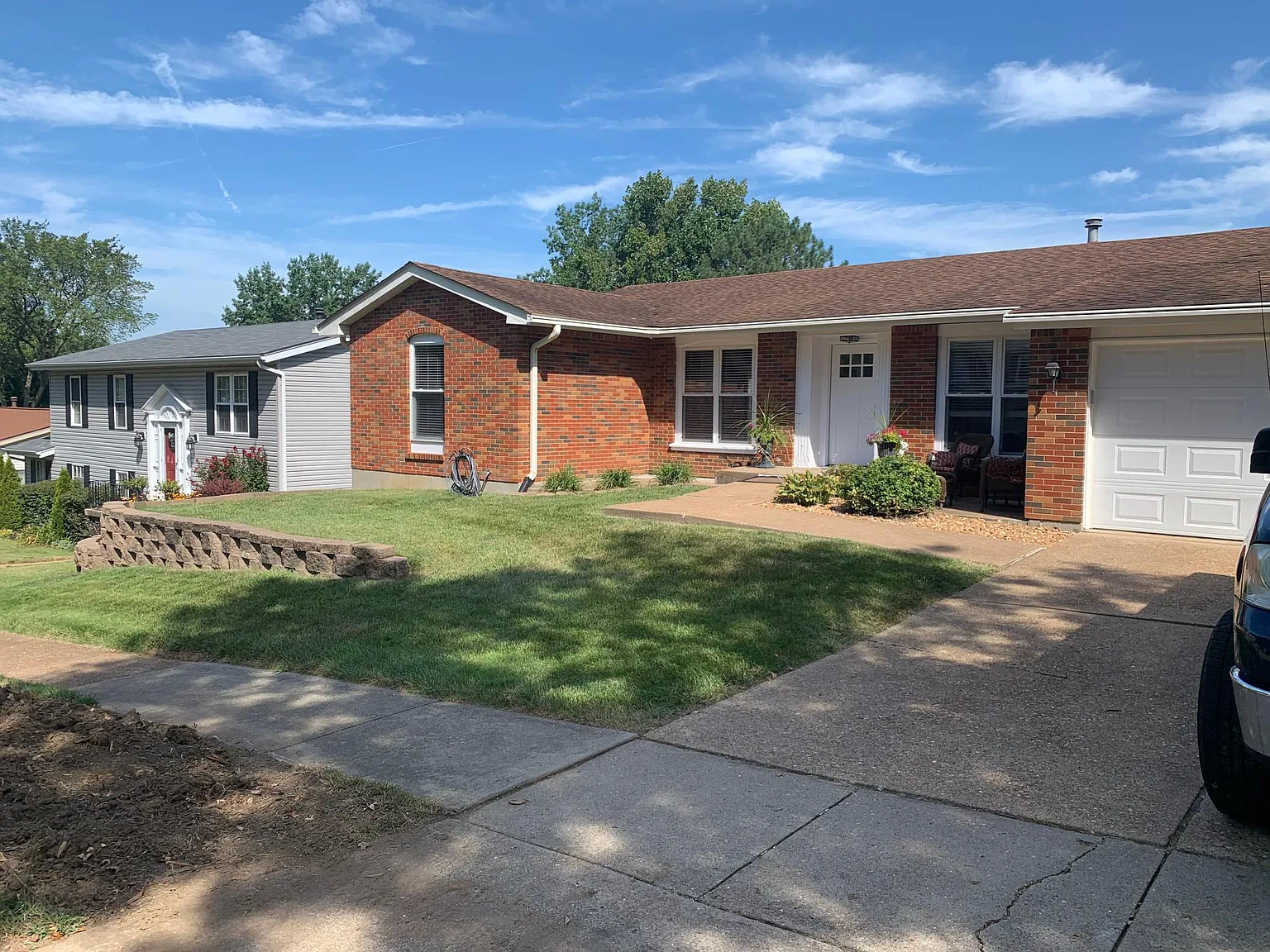 1135 Hobbs Mill Dr photo 1