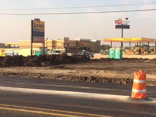 4th image of 575 Dale Evans Dr