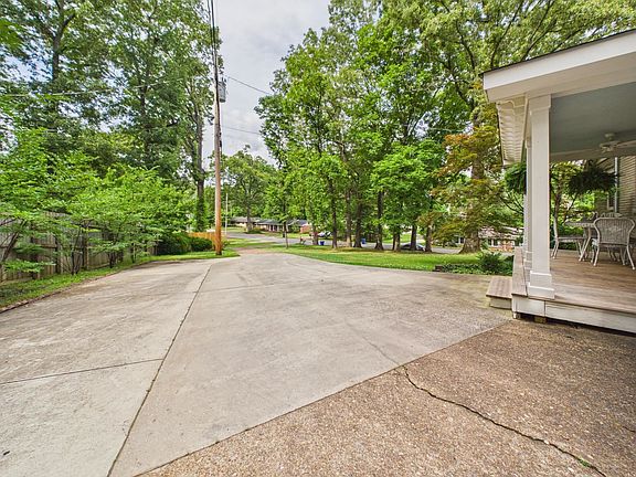 4th image of 1841 Courtney Ave