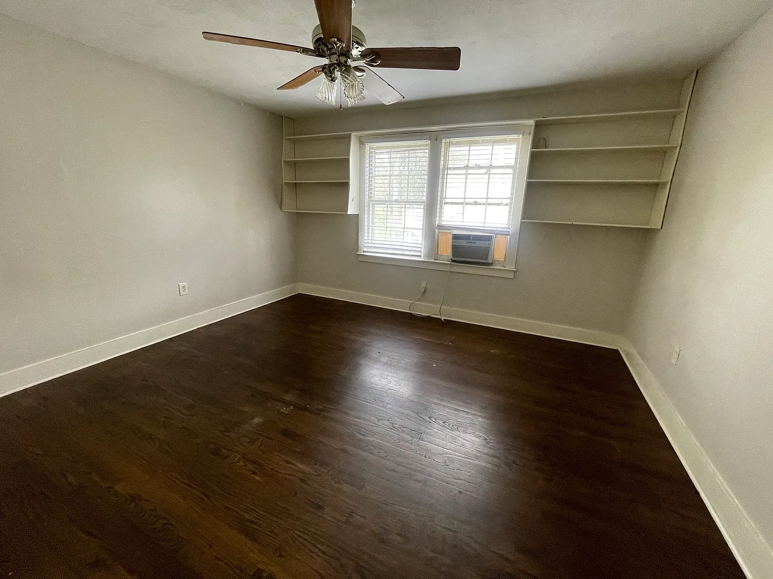 2 bed, $950 — Photo 2